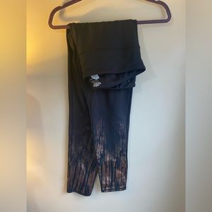 Fleece line leggings.